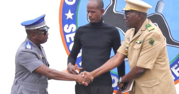 Remise d un soldat malien entré illégalement La leçon de la Côte d